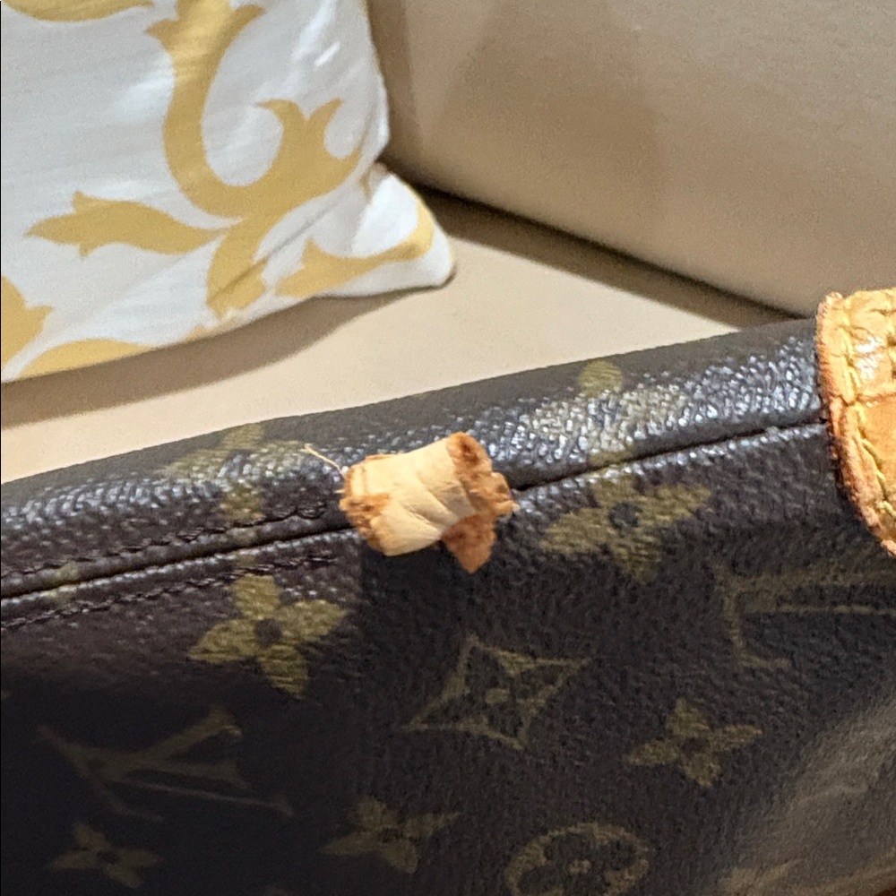 Authentic LV bag, mono prints - Picture 11 of 11